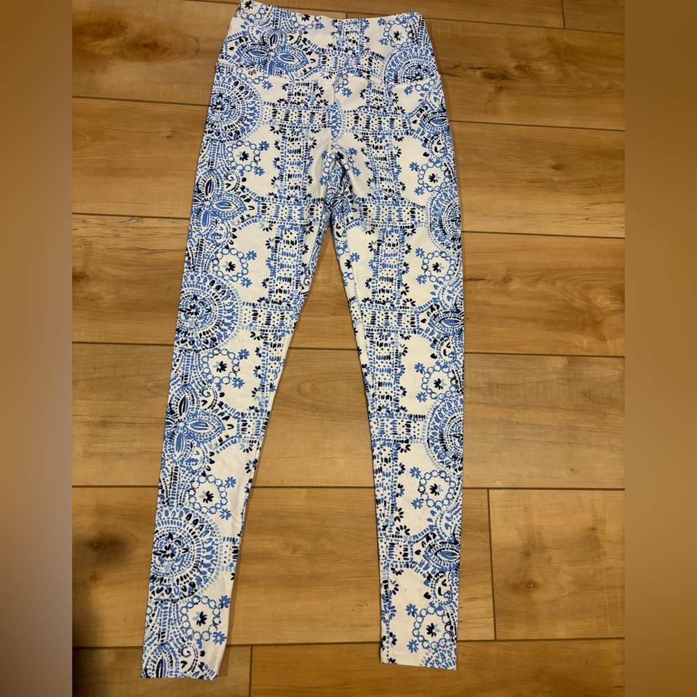 Mott50 leggings. Swim leggings. #chasethesun UPF50+